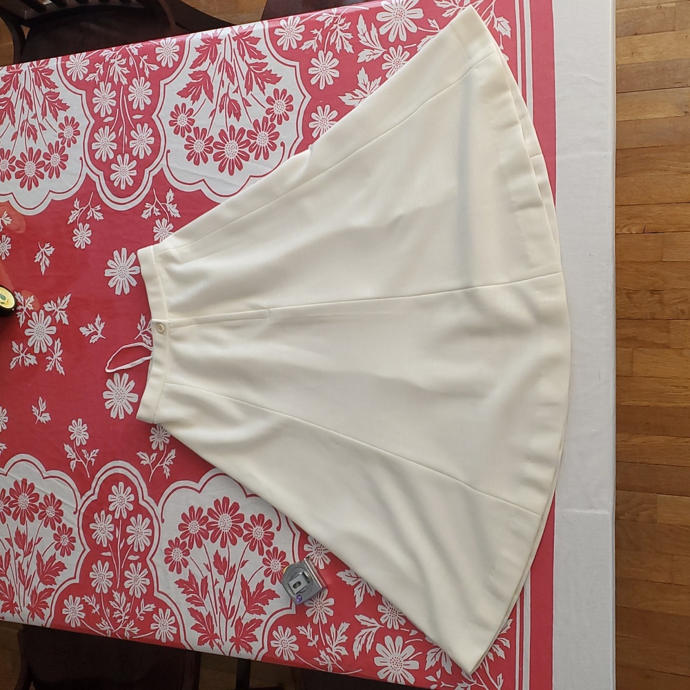 Vintage White A-line Skirt - Picture 8 of 9